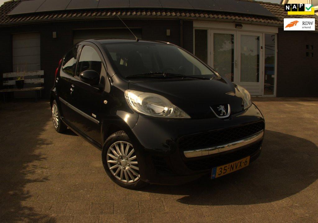 Peugeot 107 1.0-12V Millesim 200 5-Deurs-NAPAutomaat-Airco-D, Auto's, Euro 5, Stof, Gebruikt, Zwart