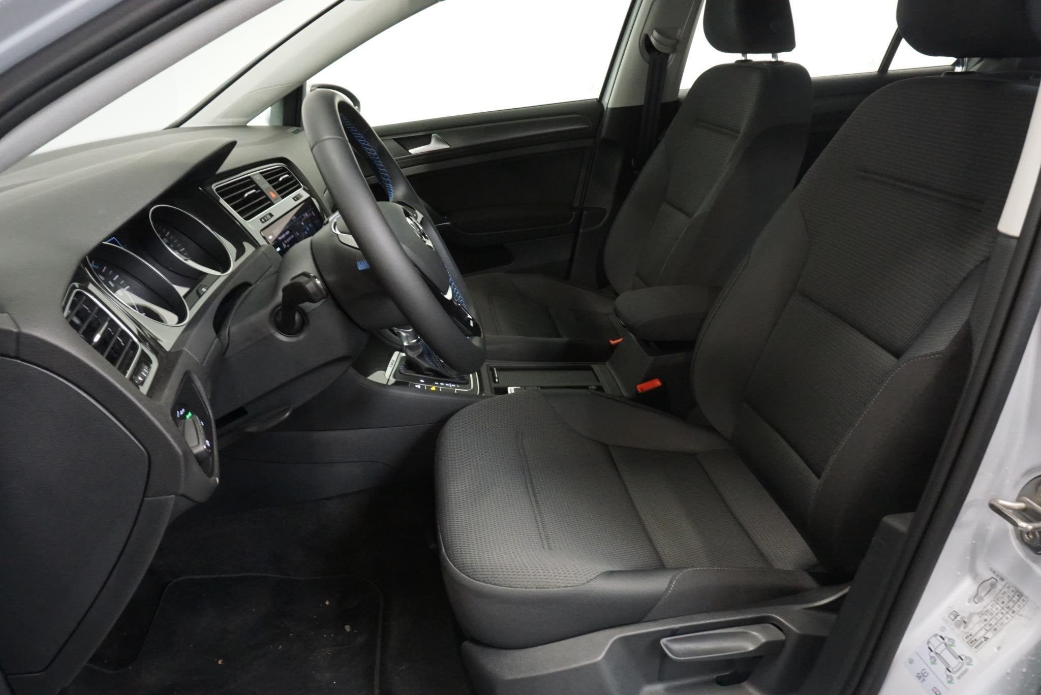Volkswagen e-Golf Edition Navigatie Climate Control Parkeer, Auto's, Volkswagen, Gebruikt, Zwart, 231 km, Wit