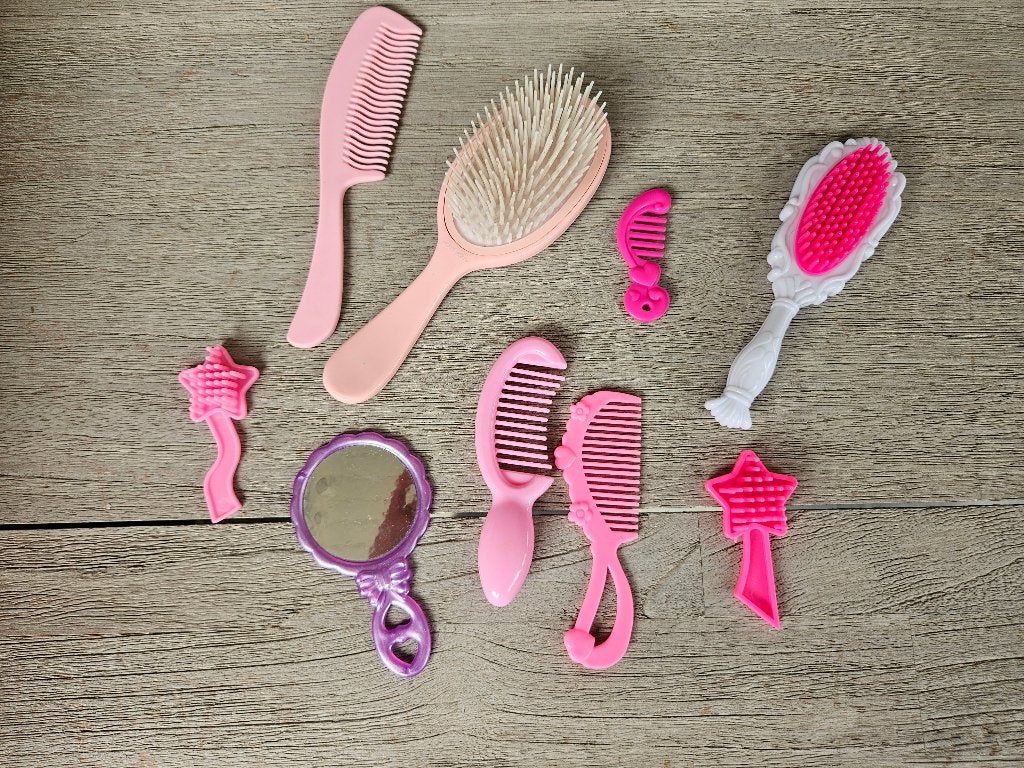 Poppenspulletjes: kammetjes, borstels en spiegeltje, Ophalen of Verzenden, Zo goed als nieuw, Overige typen