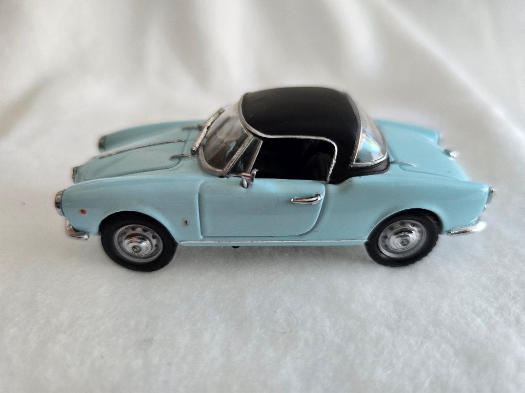 Alfa romeo Giulietta Spyder 1/43, Ophalen of Verzenden, Gebruikt, Auto, Overige merken