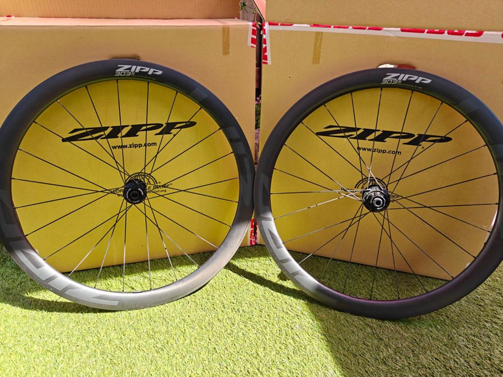 Zipp 303s Carbon Wielset Tubeless Ready, Carbon, Meer dan 20 versnellingen, 53 tot 57 cm, Ophalen
