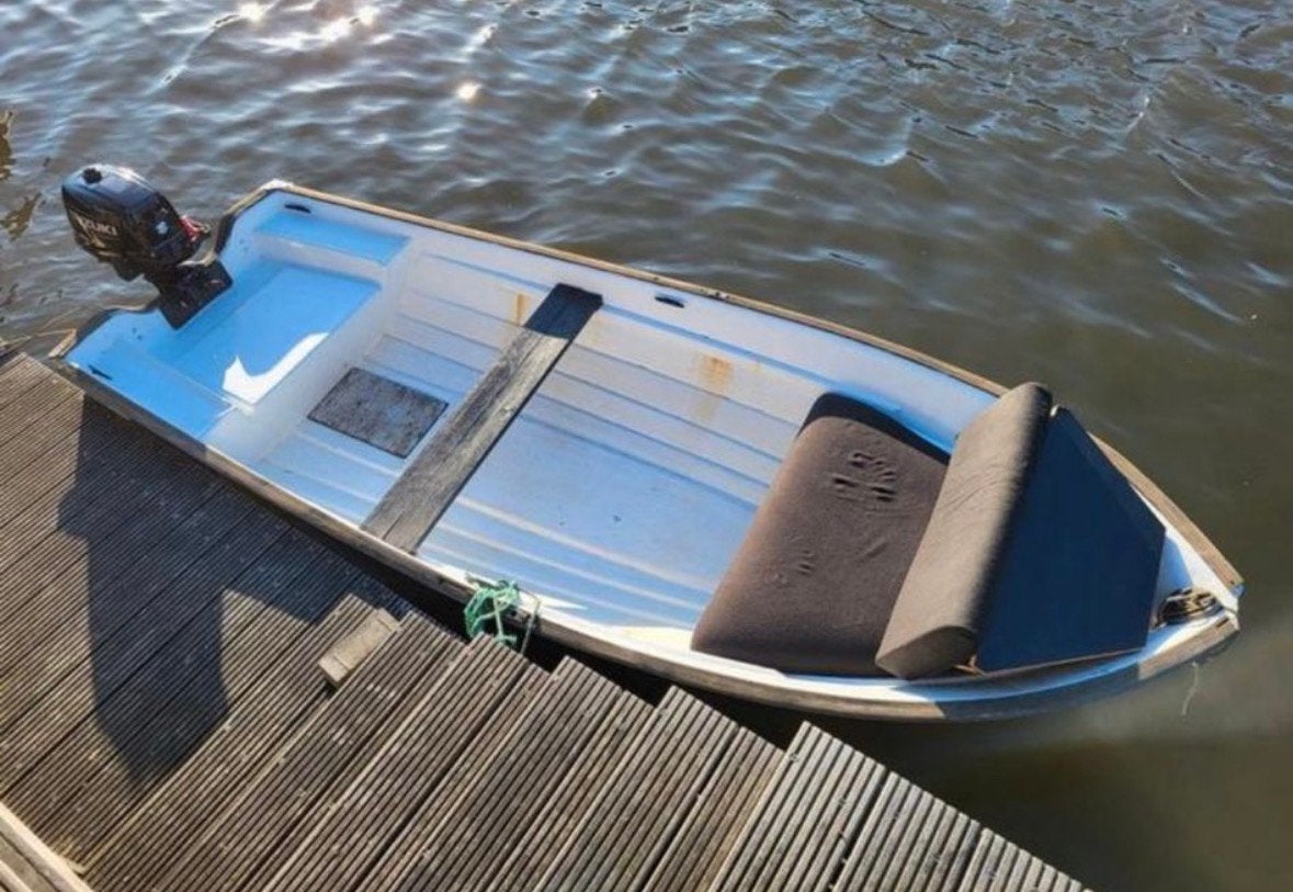 Witte Polyester boot MET 6pk motor, Ophalen of Verzenden, Zo goed als nieuw, Overige typen, Motorboot
