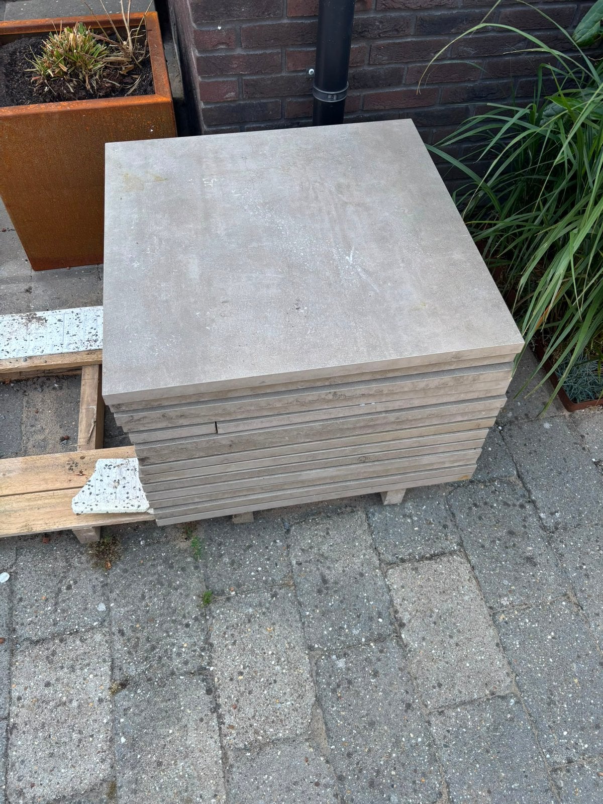 Keramische vt wonen beton taupe tuintegels 70x70, Tuin en Terras, Tegels en Klinkers, Ophalen, Zo goed als nieuw, Keramiek, Terrastegels