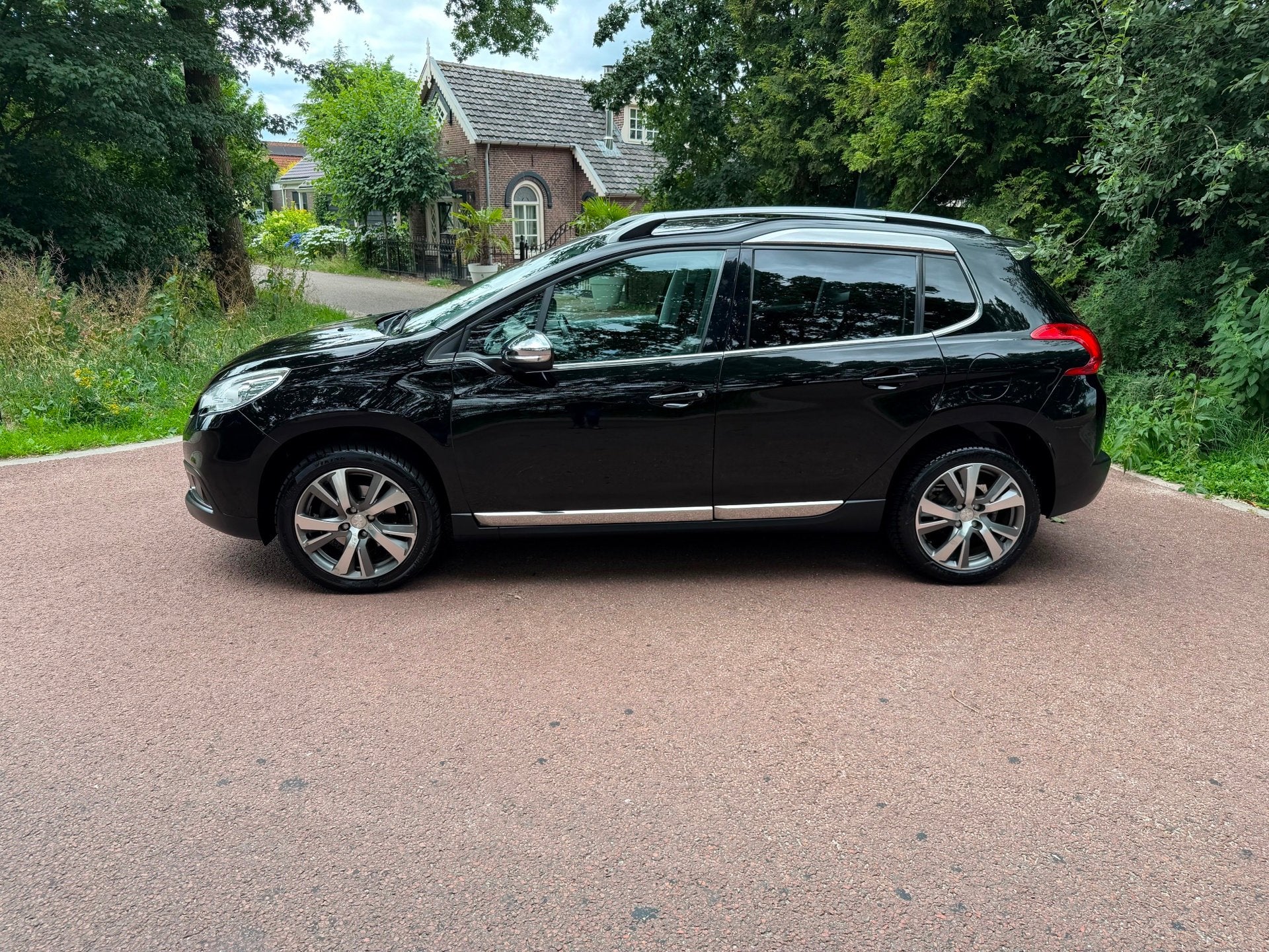 Peugeot 2008 1.6 VTi Féline / Navi / Pano / Airco / NAP / P, Auto's, Voorwielaandrijving, Euro 5, Gebruikt, 4 cilinders