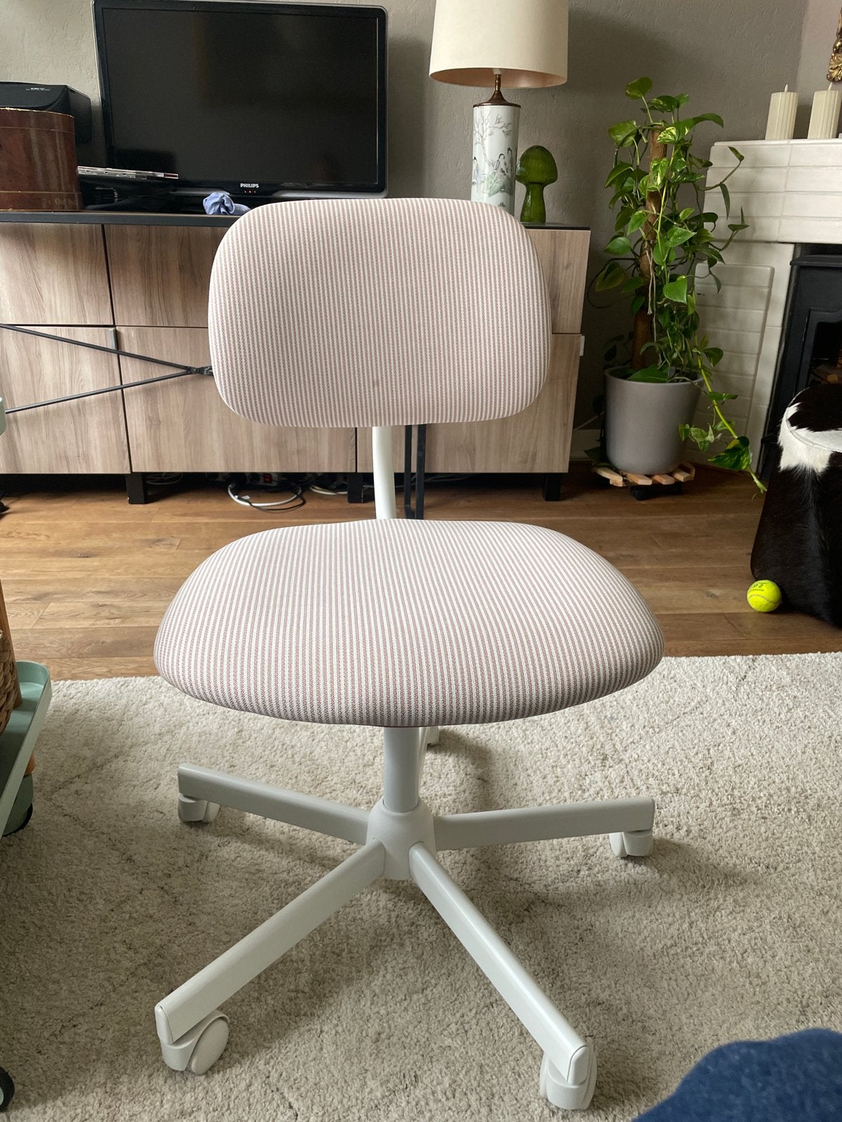 Comfortabele bureaustoel met streepjespatroon, Ophalen of Verzenden, Gebruikt, Beige, Bureaustoel