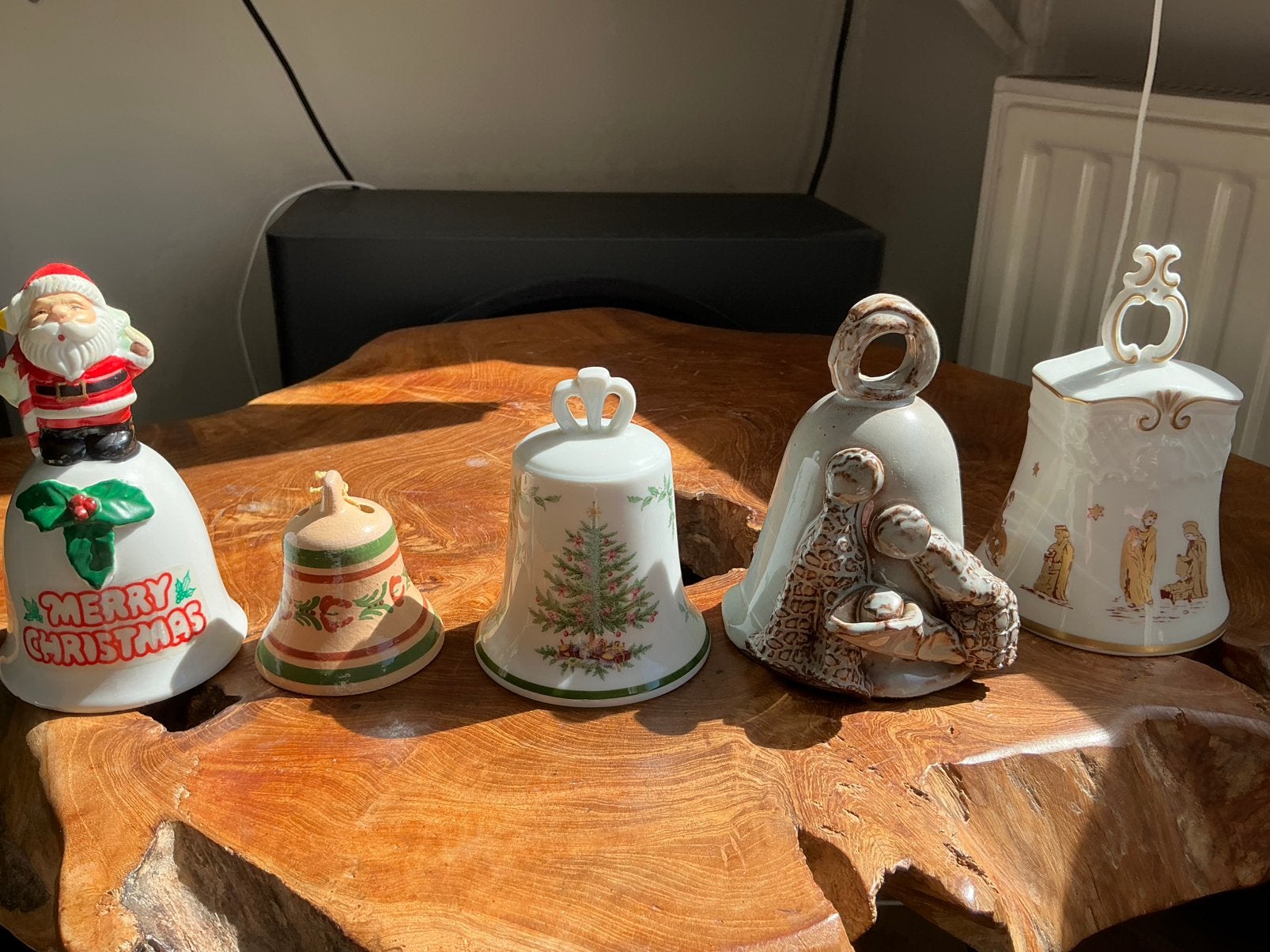 5 kerst tafelbellen,porseleinen en aardewerk tafelbel, Verzenden