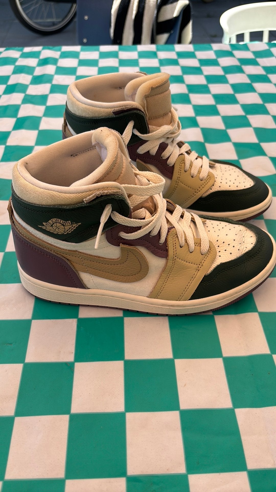 Jordan 1 high ‘galactic jade maat 39 echt, Kleding | Heren, Schoenen, Overige kleuren, Ophalen of Verzenden, Sneakers of Gympen
