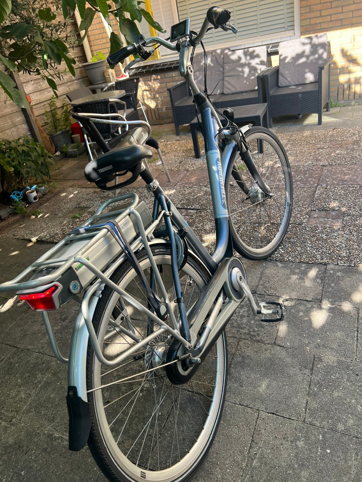 Te koopt elektrische fiets met oplader met hel goed accu, Ophalen, Zo goed als nieuw, Overige merken