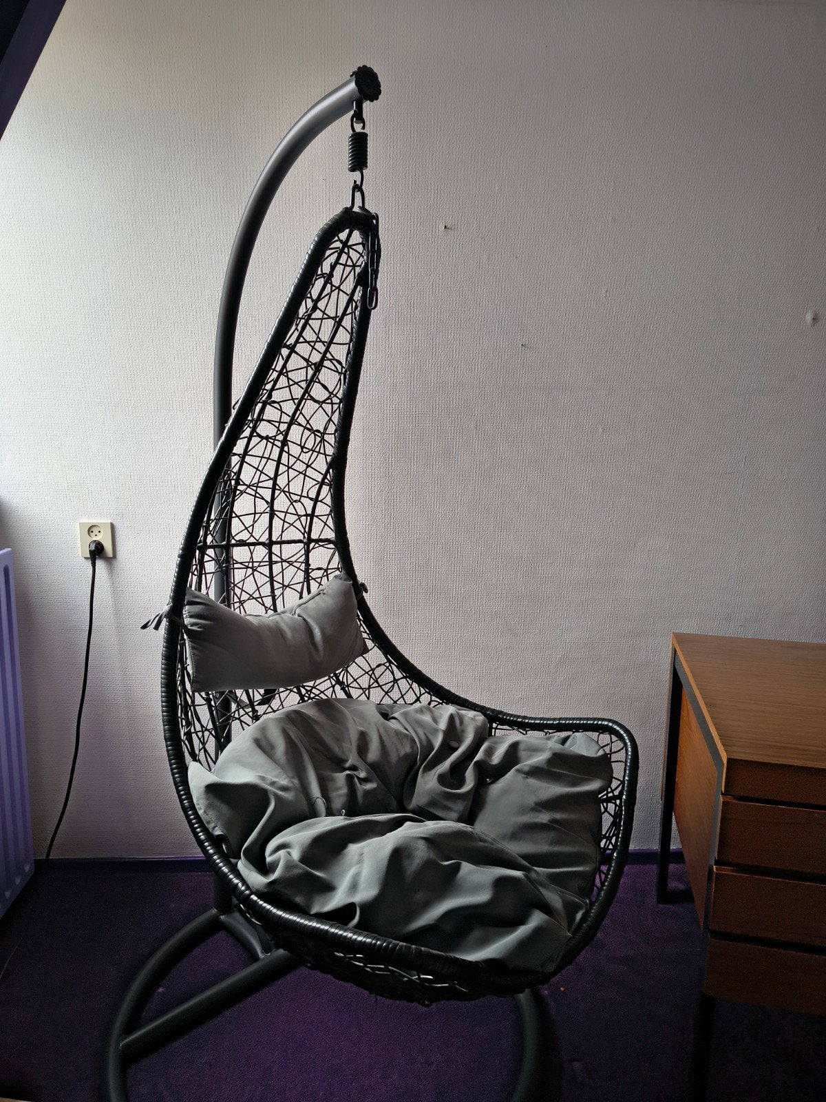 Antraciet hangstoel met standaard, Huis en Inrichting, Stoelen, Ophalen, Gebruikt, Overige kleuren, Modern, Lounge
