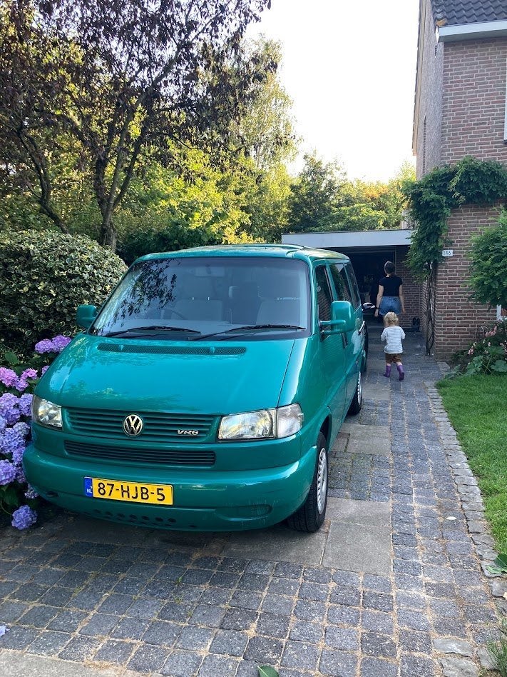 VW T4 Caravelle 2.8 VR6 automaat | 1998 | 266k km | luifel, Automaat, Raamblindering, Reservewiel, Volkswagen