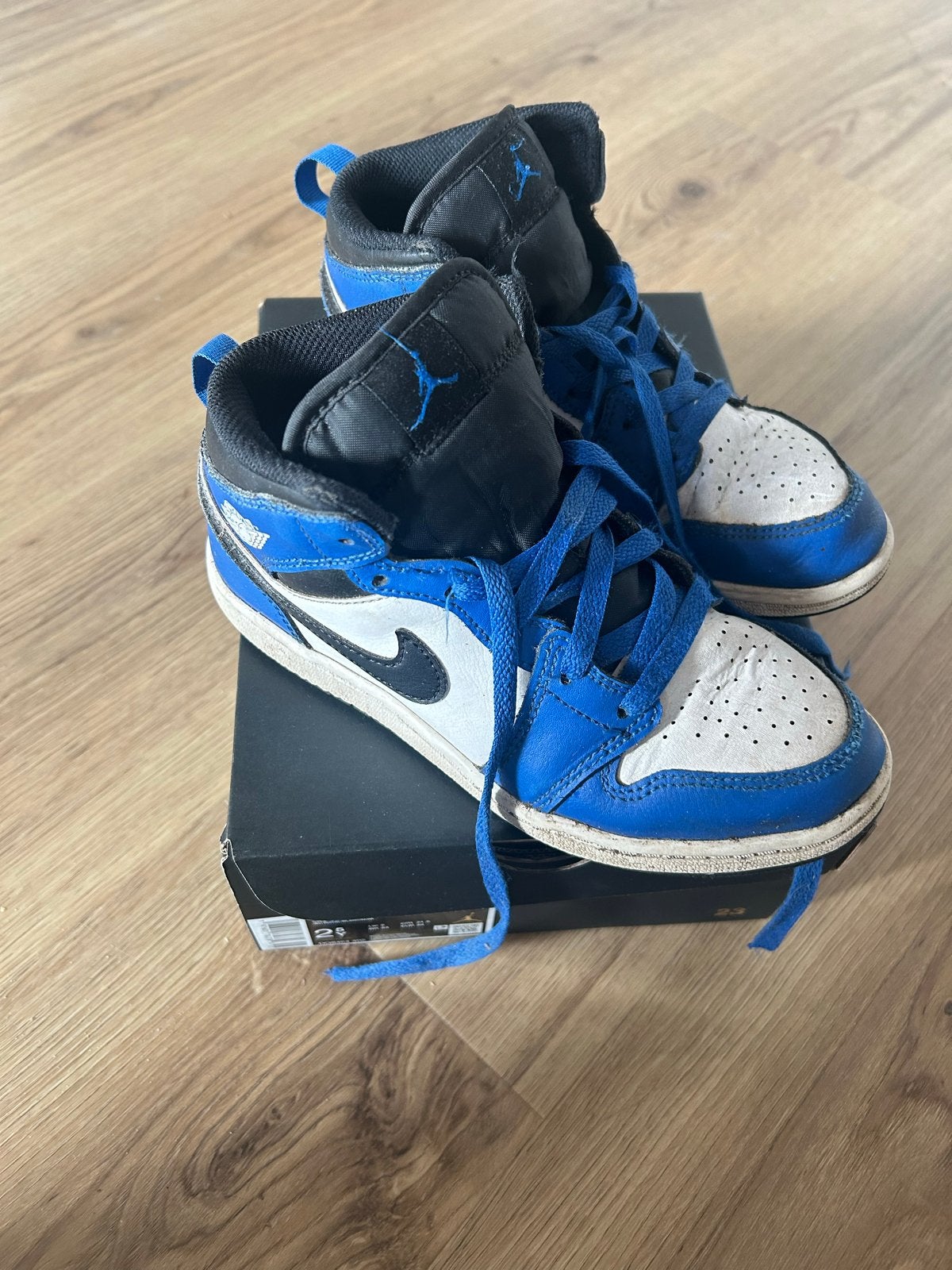 Jordan Mid Royal Blue sneakers maat 34, Kinderen en Baby's, Ophalen of Verzenden, Gebruikt, Jongen of Meisje, Schoenen