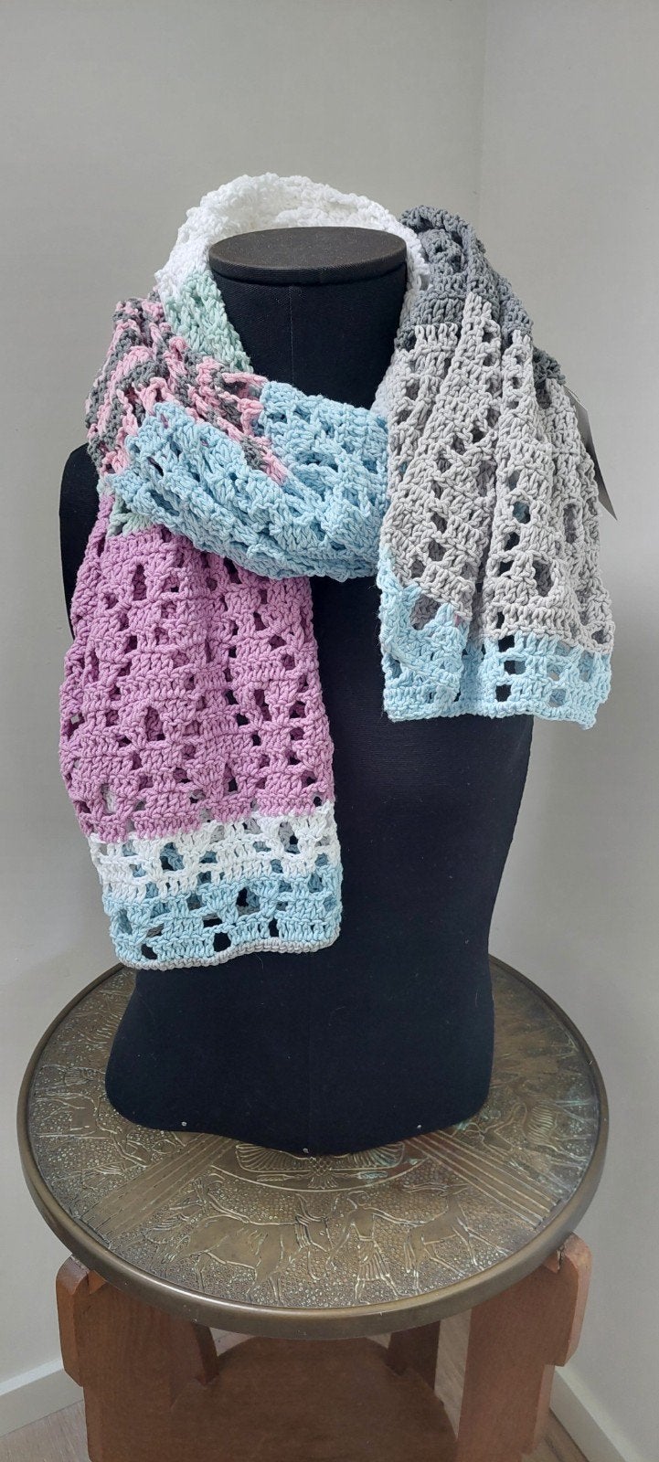 Zeer grote handgemaakte gehaakte sjaal in pastelkleuren, Kleding | Dames, Maat 46/48 (XL) of groter, Nieuw, Ophalen of Verzenden