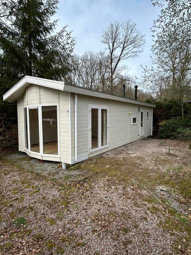 Te koop: Kunststof chalet uit 2015 zonder staanplaats !