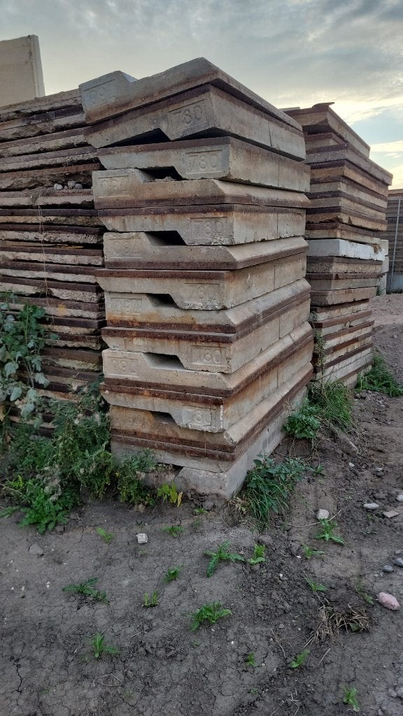 14 stuks betonplaat / spoorplaat 180x80x20-12cm mhl, Tuin en Terras, Ophalen, Gebruikt, Overige typen, 10 m² of meer