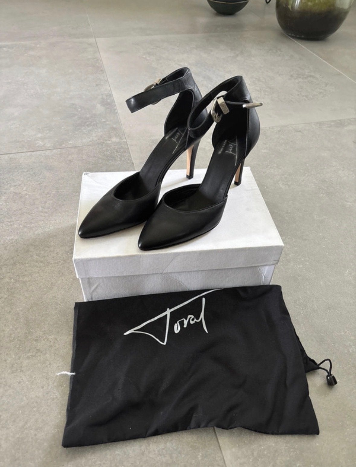 Toral leren pumps / hakken - Maat 40, Ophalen of Verzenden, Zo goed als nieuw, Zwart, Pumps