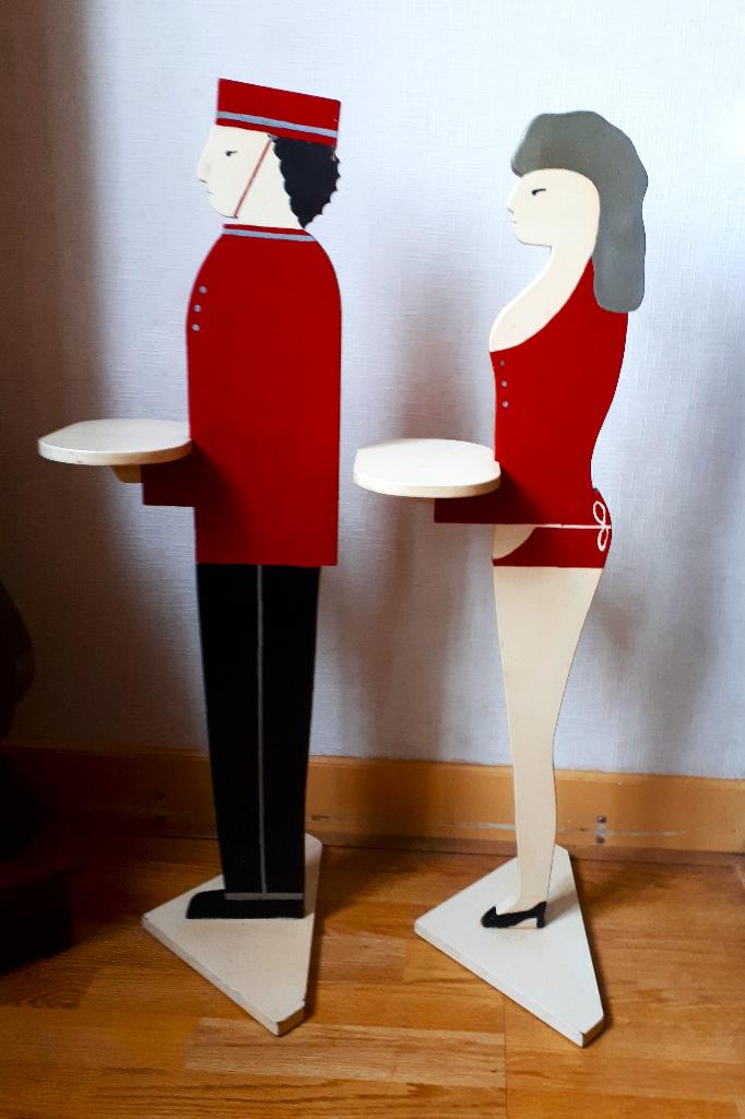 2 houten beelden: piccolo en serveerster van Kay Bojesen, Antiek en Kunst, Ophalen