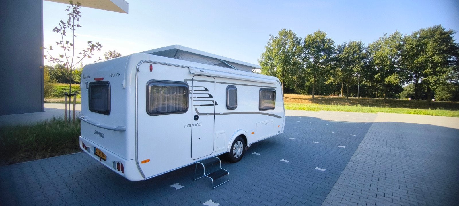 Eriba Feeling 470 uit 2018 met voortent, luifel en mover, Caravans en Kamperen, Caravans, Rondzit, Mover, Particulier, 5 tot 6 meter