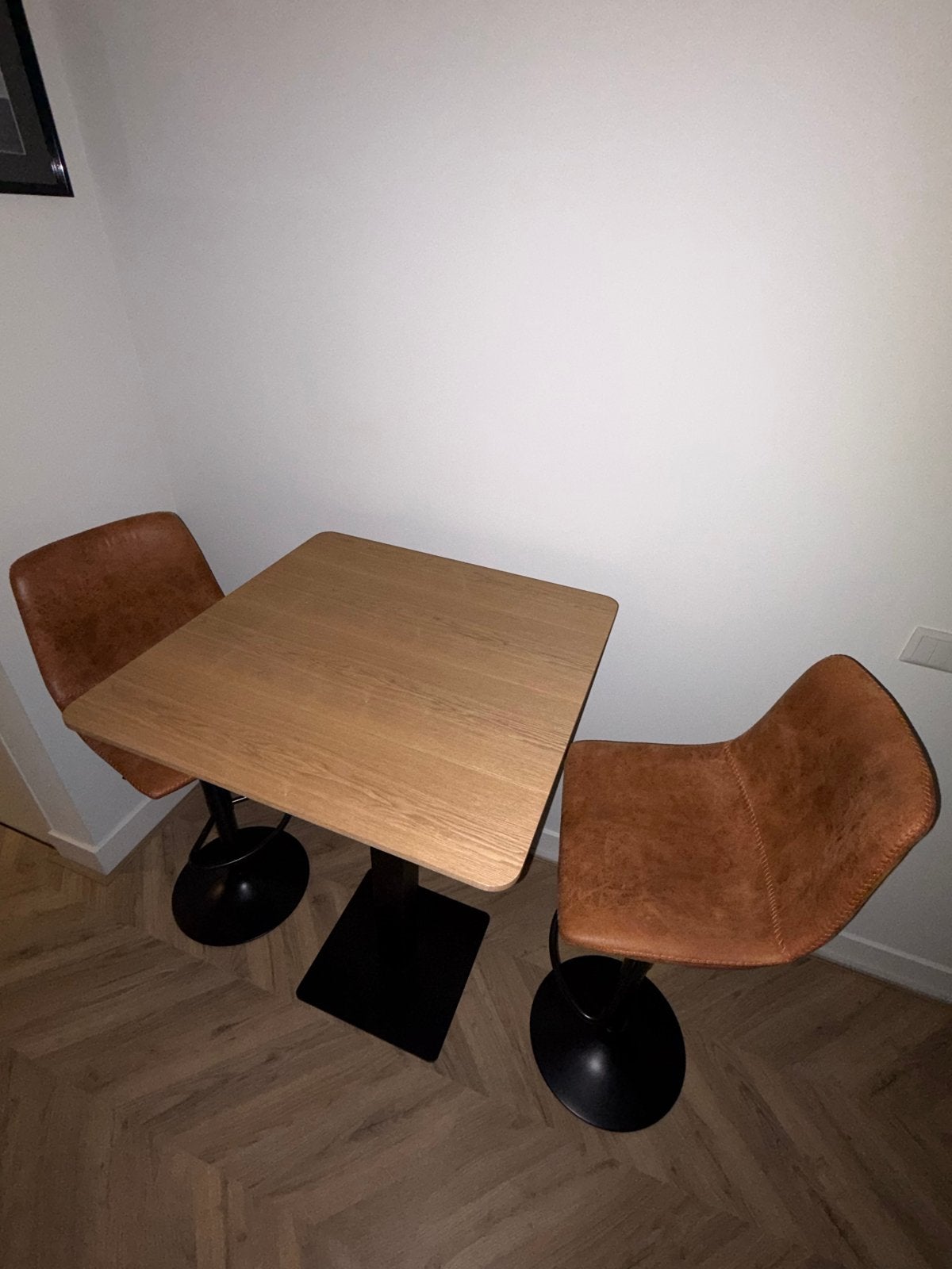Bartafel met tafelblad 70x70, inclusief 2x verstelbare stoel, Ophalen, Zo goed als nieuw