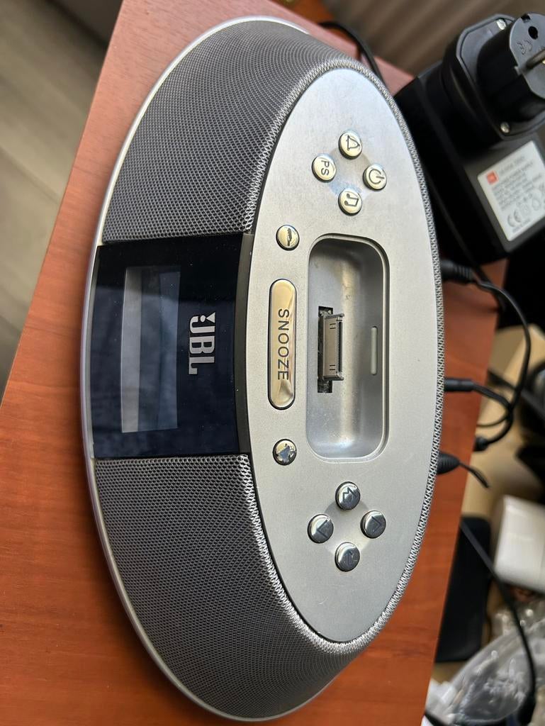 JBL WEKKERRADIO ON TIME 200iD zilvergrijs, Ophalen, Zo goed als nieuw, Overige typen
