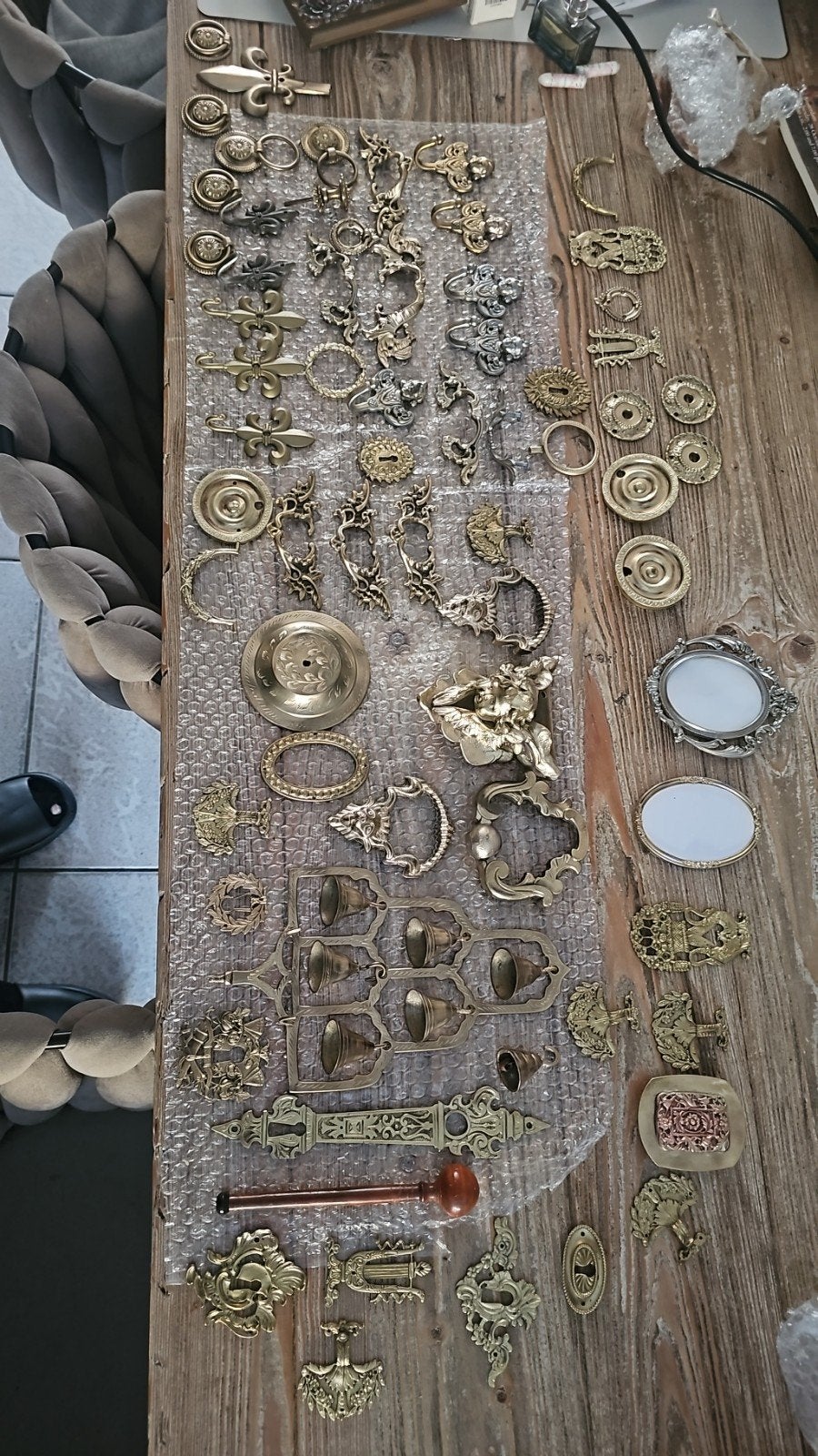 Grote partij vintage meubelbeslag / ornamenten / grepen, Ophalen of Verzenden