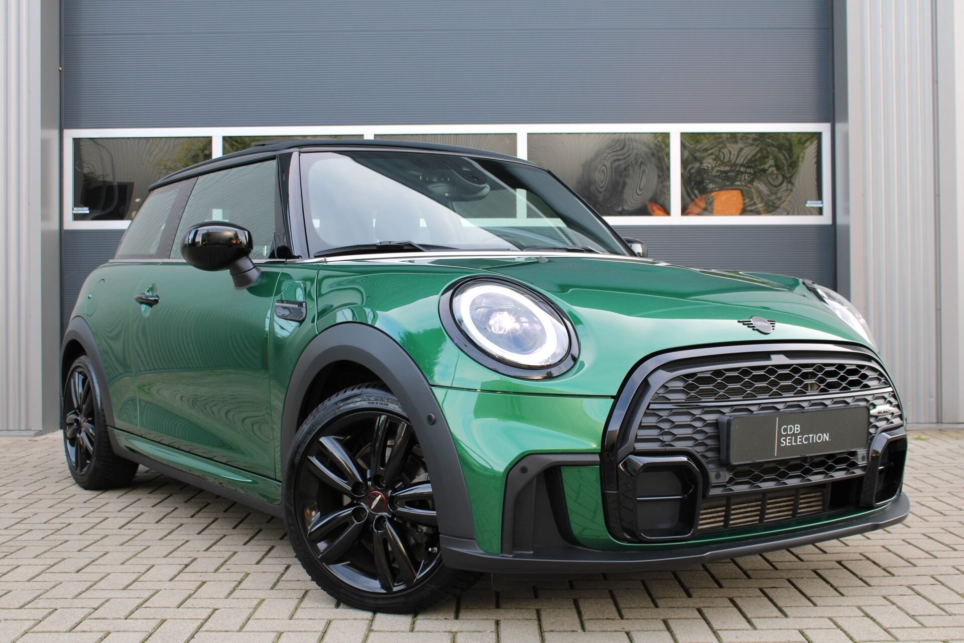 MINI 3-Deurs 1.5 Cooper Panorama/Stoelverwarming/Licht pakke, Auto's, Automaat, 136 pk, Met garantie (alle), 4 stoelen