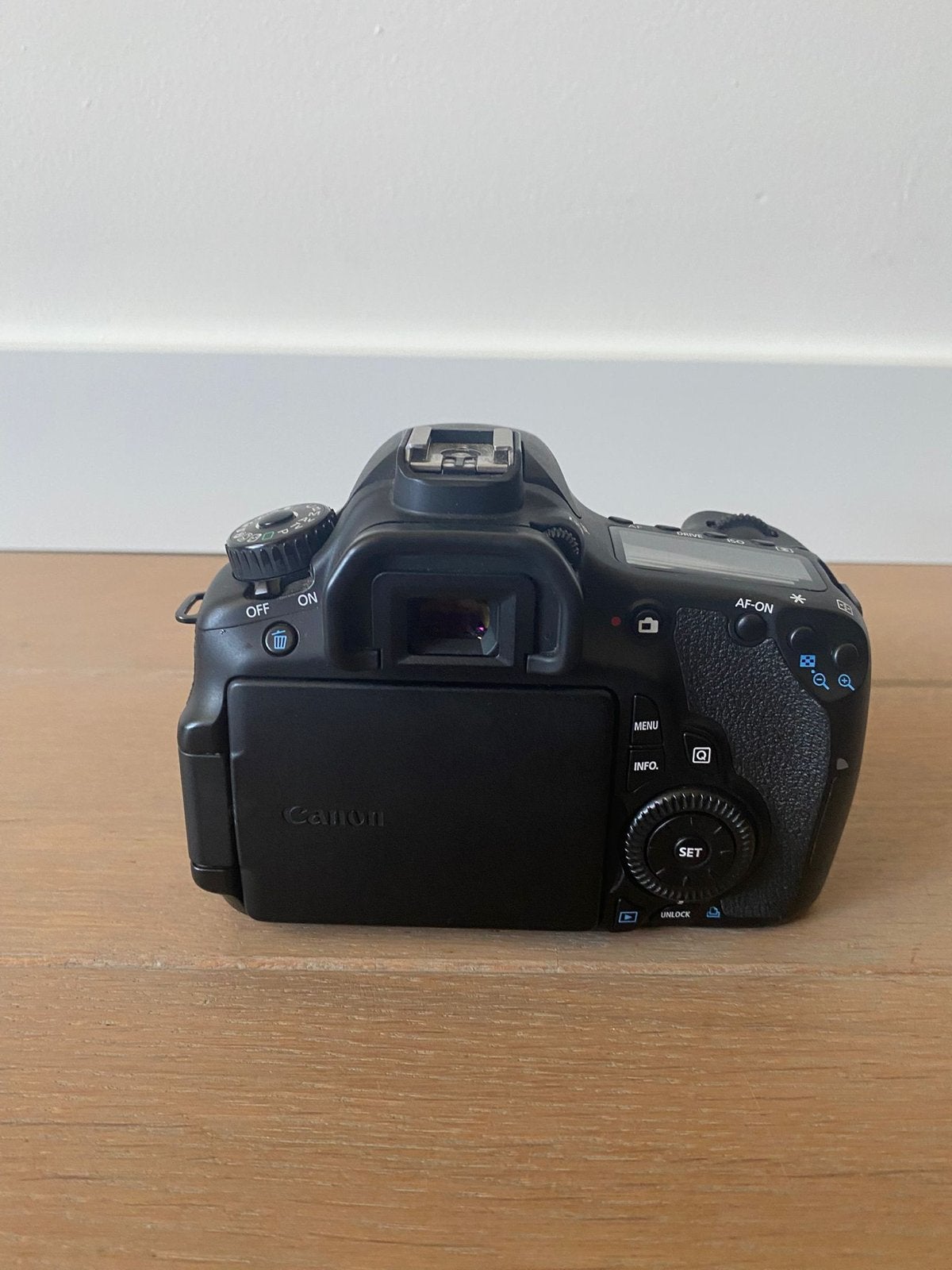 Canon EOS 60D met lens (autofocus defect), Ophalen of Verzenden, Gebruikt, Spiegelreflex, Canon