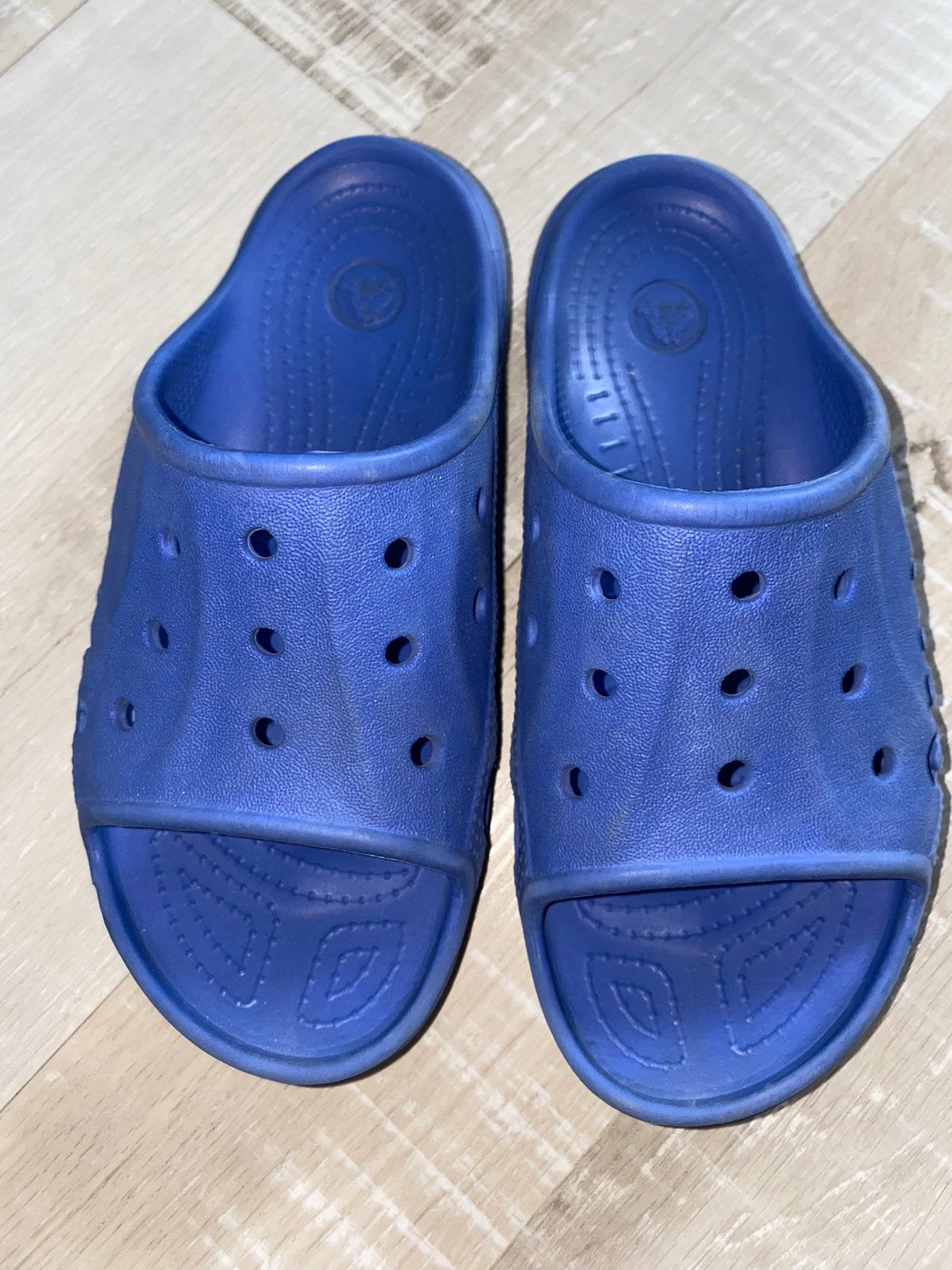 Blauwe Crocs slippers - Maat 12/13 (kindermaat) 29-31, Slippers, Blauw, Ophalen of Verzenden, Zo goed als nieuw