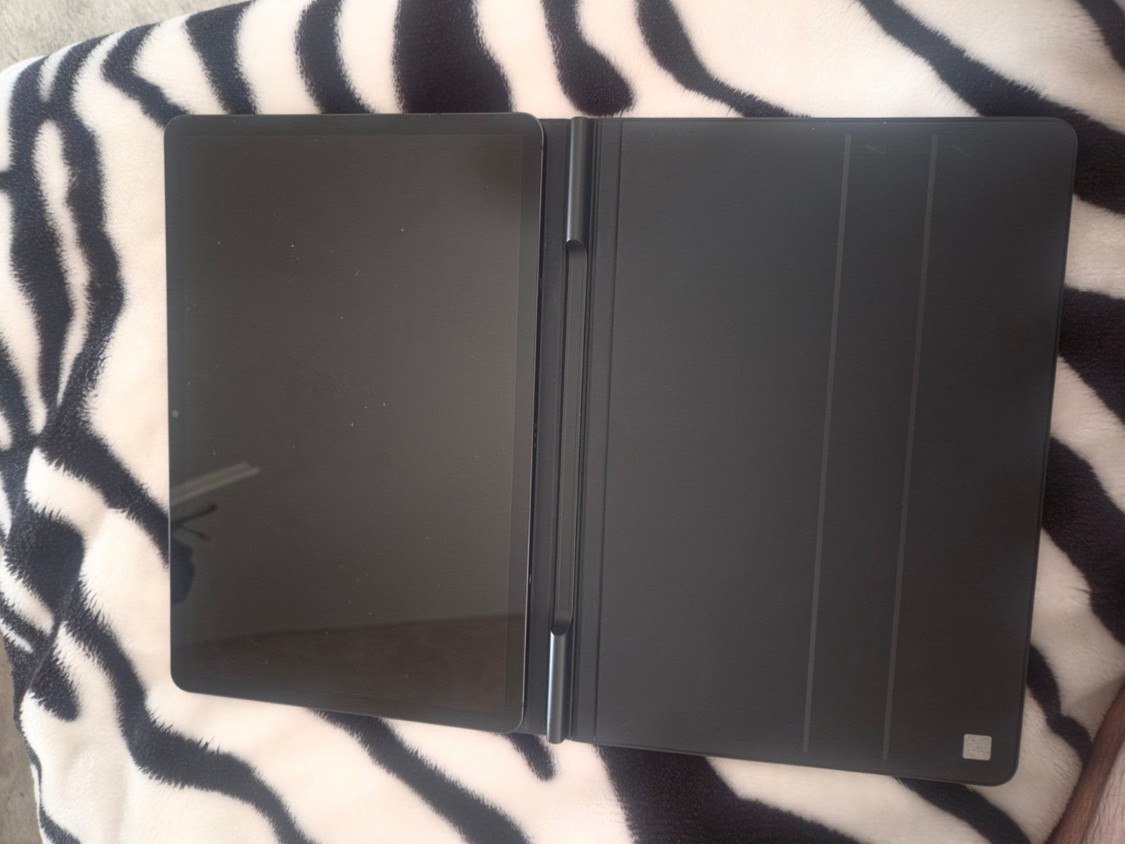 Samsung Galaxy Tab S8 met hoes - Zo goed als nieuw, Computers en Software, 11 inch, Galaxy Tab S8, Ophalen of Verzenden, Zo goed als nieuw