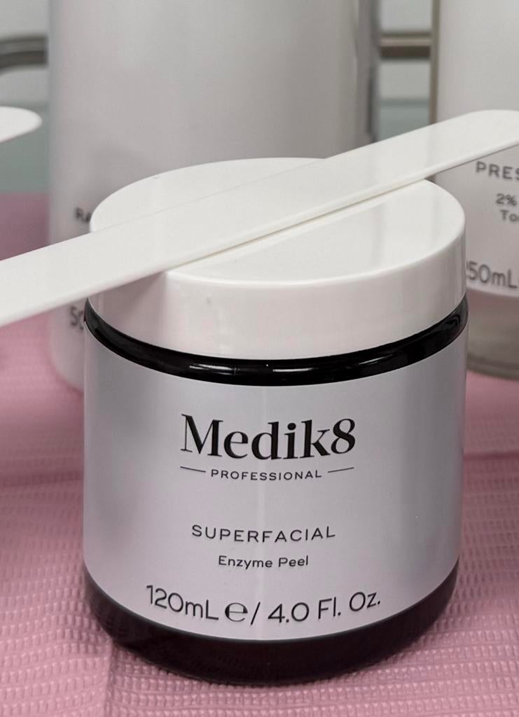 Medik8 superfacial enzyme peel gevraagd, Ophalen of Verzenden, Nieuw, Gehele gezicht