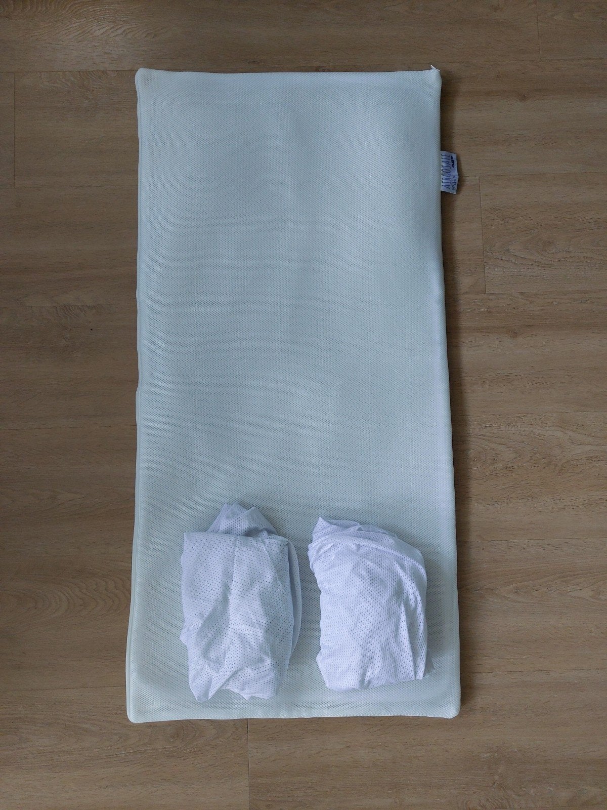 Airgosafe topper 60x120 incl. 2 hoelakens, Ophalen, Zo goed als nieuw, Matras, Overige maten