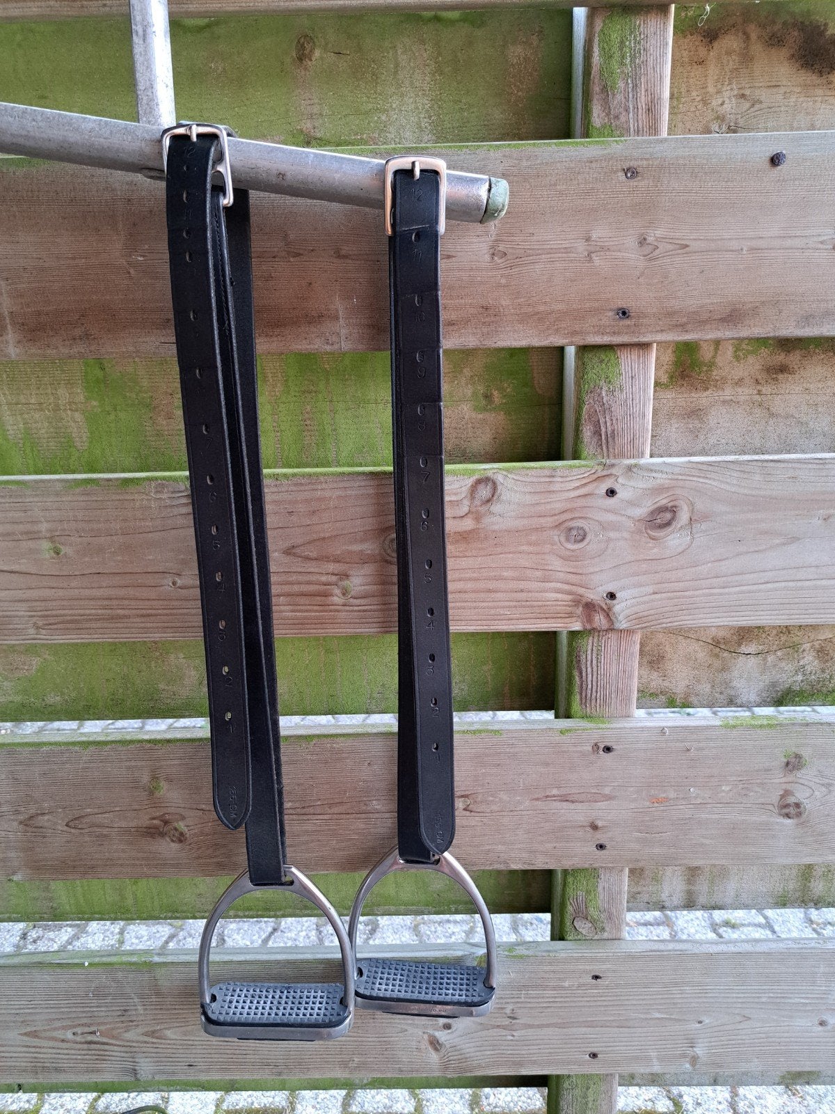 Zwarte beugelriemen 155 cm + RiderPro stijgbeugels 12 cm, Dieren en Toebehoren, Ophalen of Verzenden, Zwart, Overige merken, Stijgbeugels