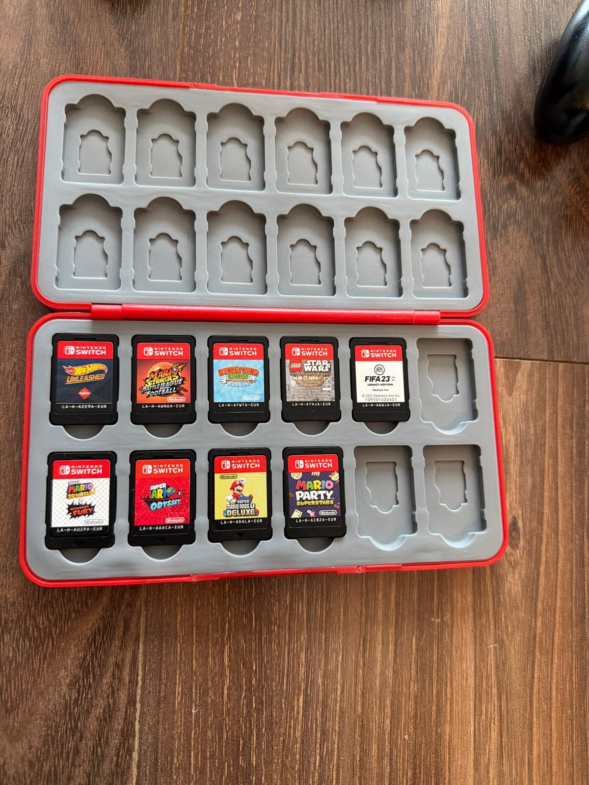 Nintendo Switch Games - Diverse Titels in Pokeball Case, Ophalen of Verzenden, Zo goed als nieuw, Switch Original, Met games