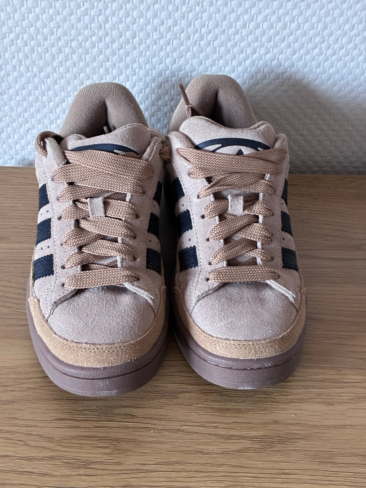Adidas Campus sneakers, Ophalen of Verzenden, Zo goed als nieuw, Beige, Sneakers of Gympen