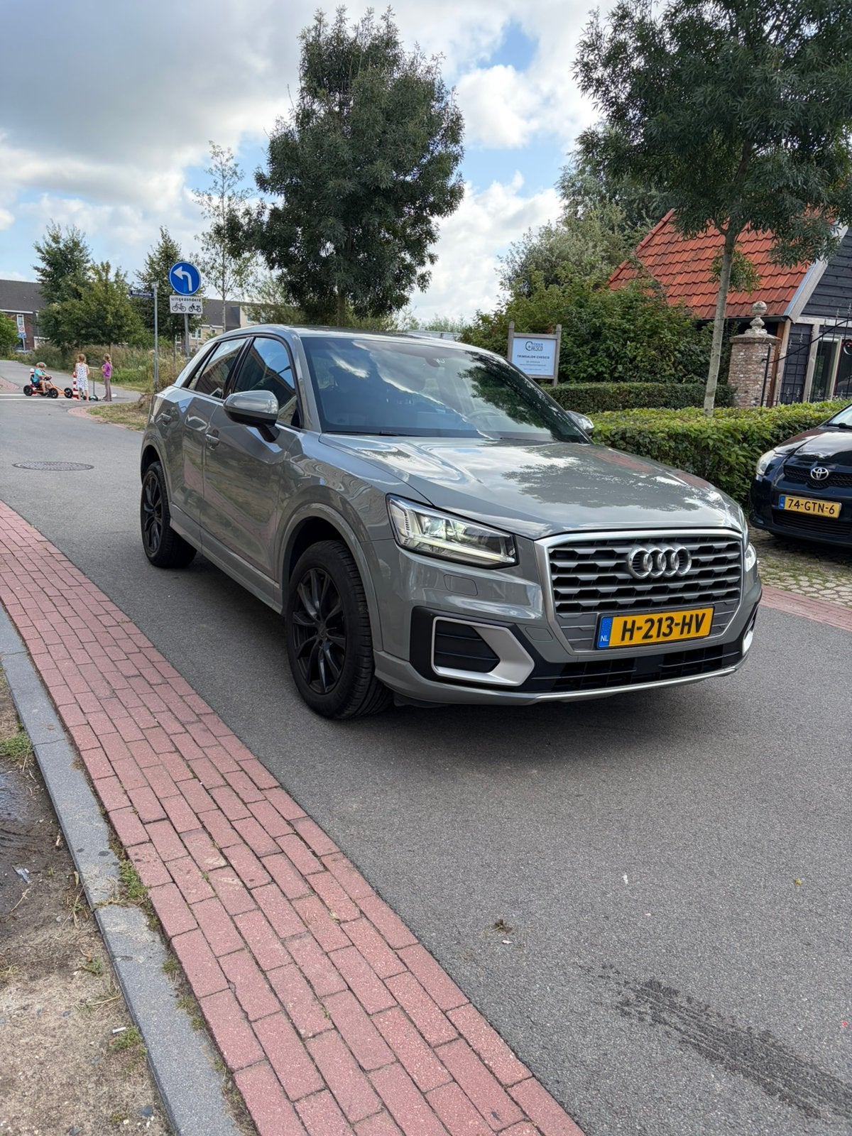 Audi Q2/2020/1.0/Quantumgrijs, Stof, USB, 116 pk, Handgeschakeld