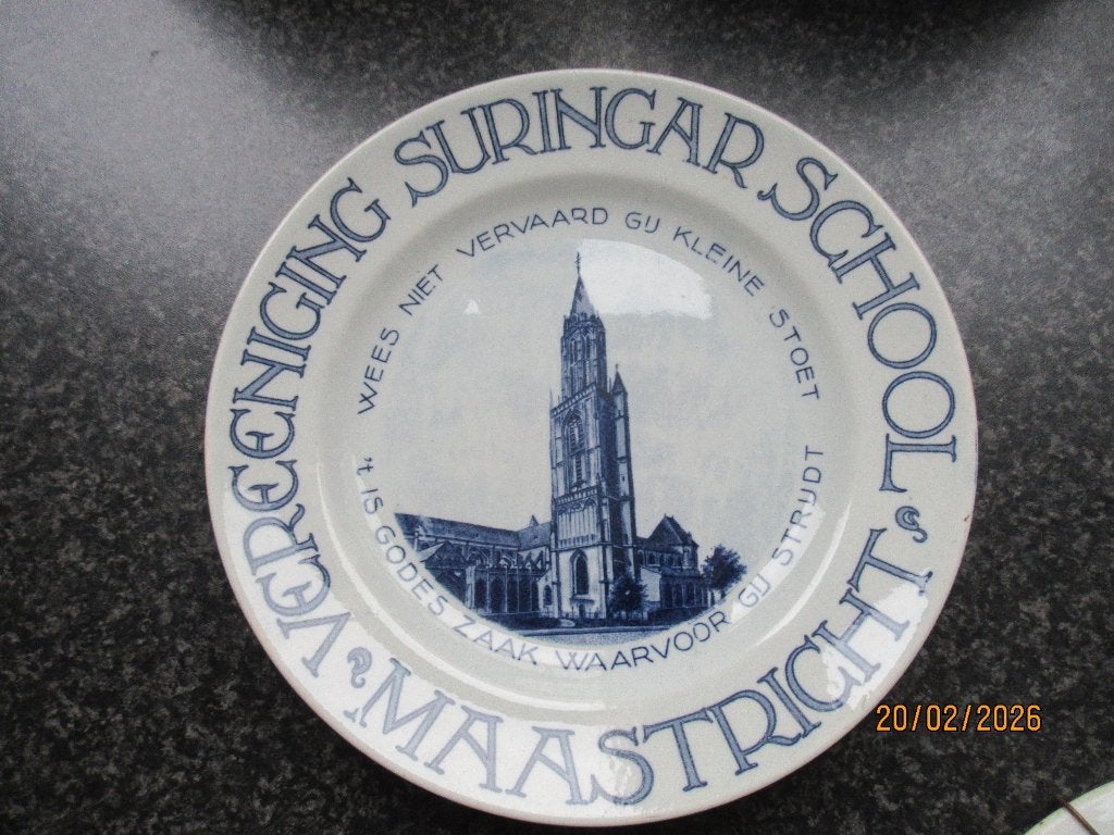 BORD- VERENIGING SURINGAR SCHOOL-MAASTRICHT- SINT SERVAAS, Ophalen of Verzenden
