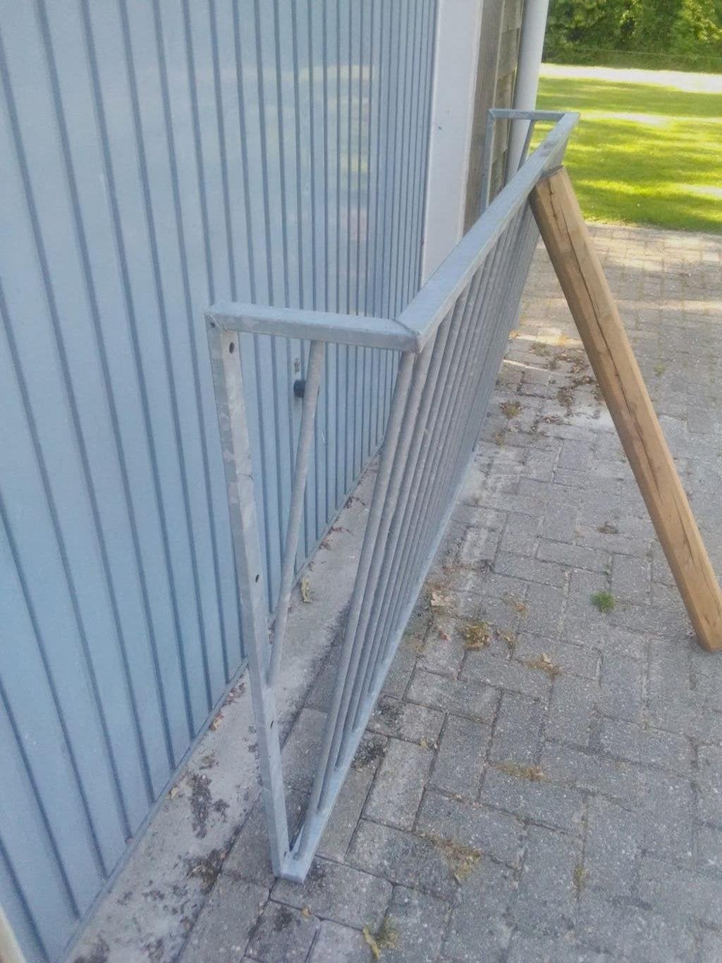 Frans balkon, Ophalen, Gebruikt, IJzer, Sierhekwerk