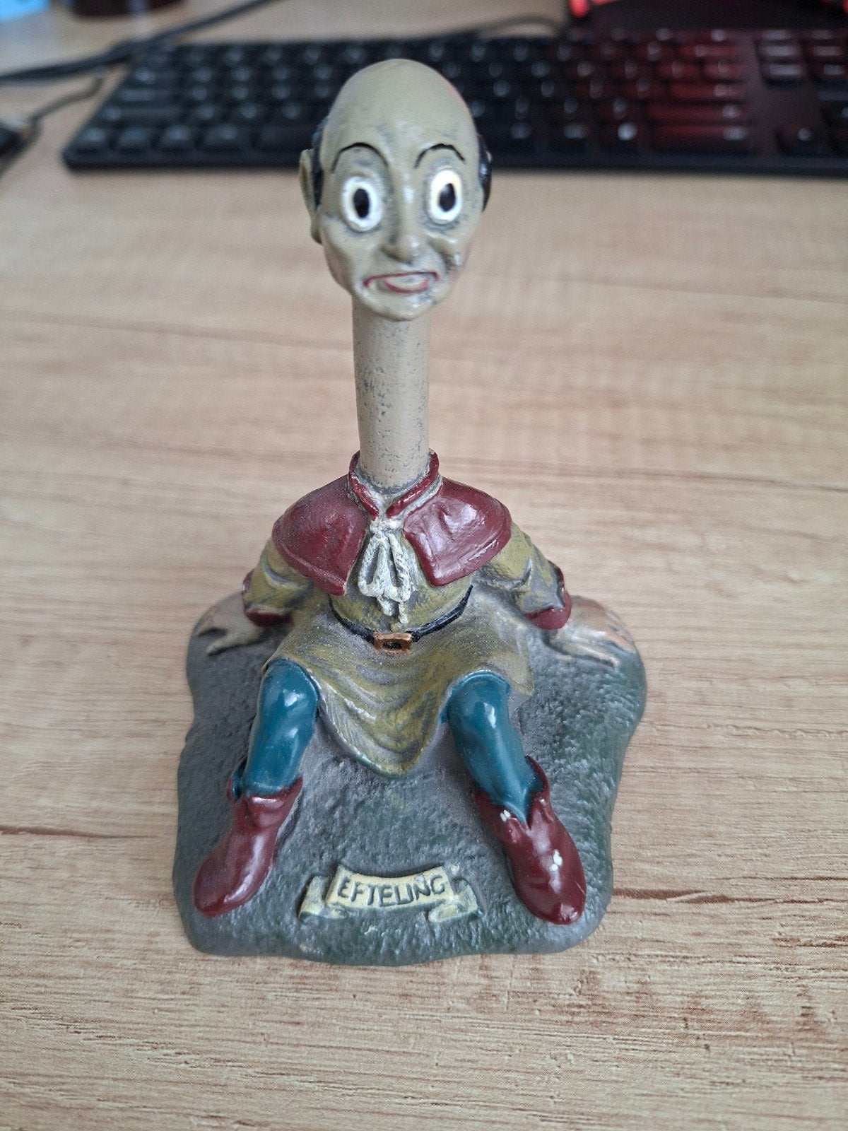 Oud en origineel beeldje van Langnek, Verzamelen, Efteling, Ophalen, Zo goed als nieuw, Beeldje of Poppetje