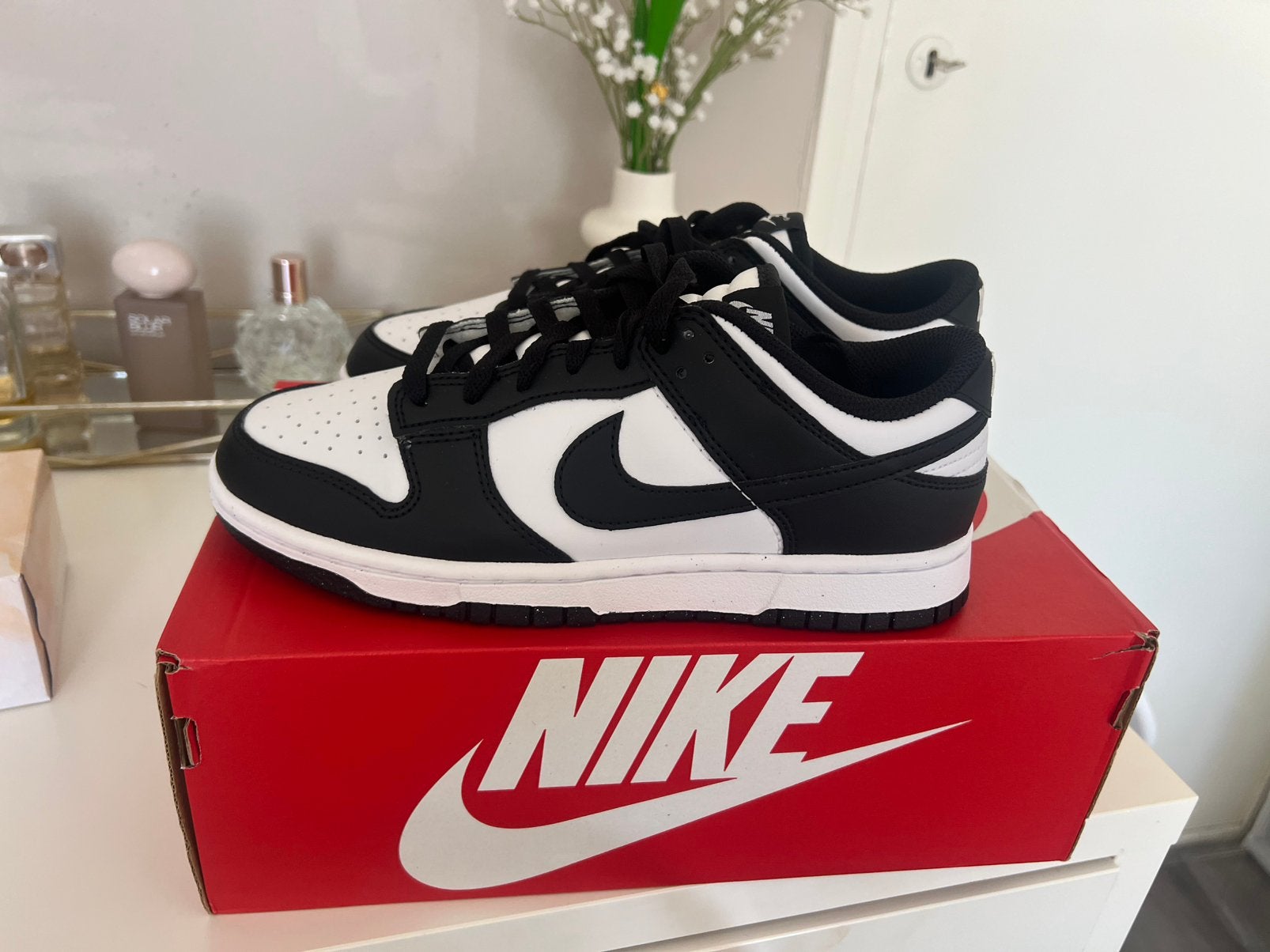 Nike dunk low, Ophalen of Verzenden, Zo goed als nieuw, Sneakers of Gympen