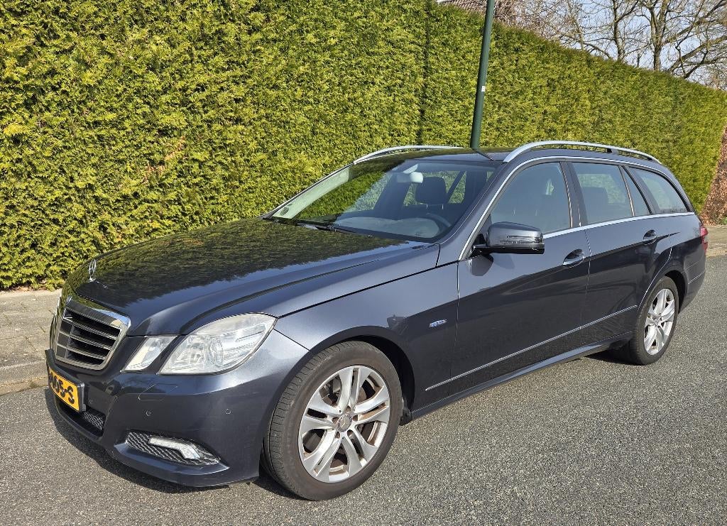 Mercedes-Benz E-Klasse 3.0 CDI E350 Estate AUT 2011 Grijs, Auto's, Mercedes-Benz, Automaat, Euro 5, Achterwielaandrijving, Zwart
