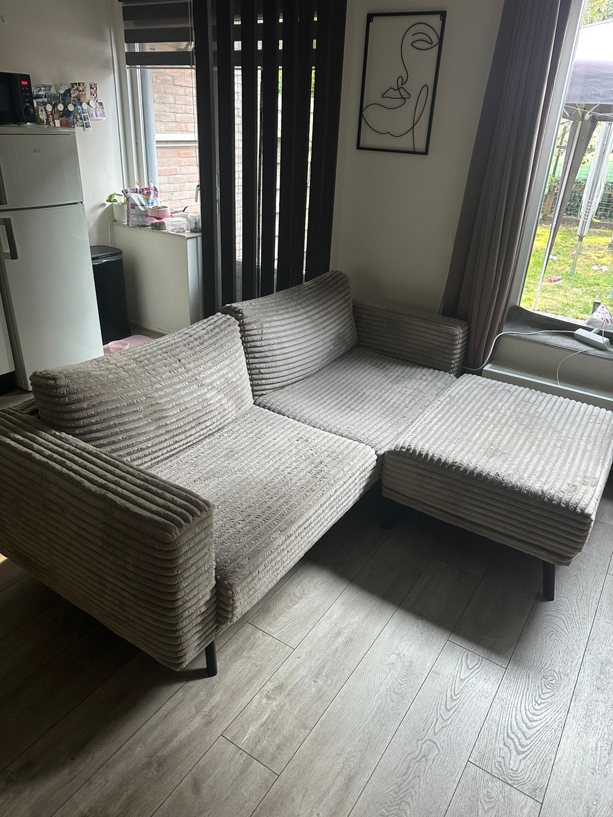 Nette ribstof bank met hocker, Ophalen, Zo goed als nieuw, Ribstof