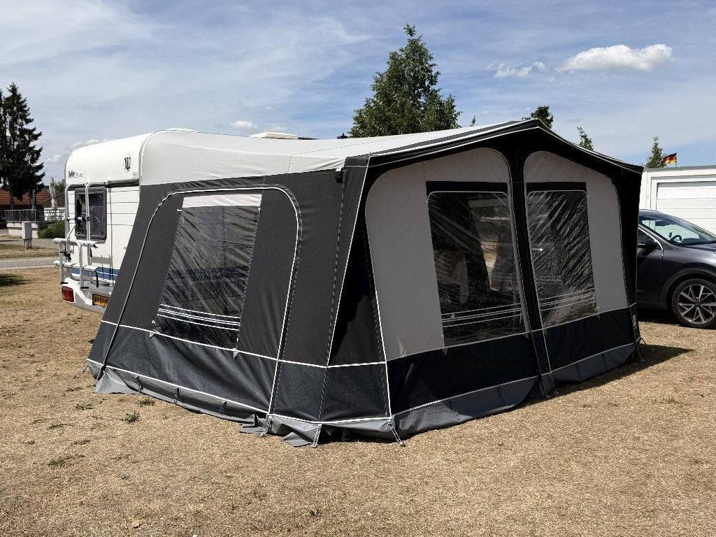 Foto 2 van Hobby 400 SF De luxe (1997) | Tempo 100 | Vochtvrij