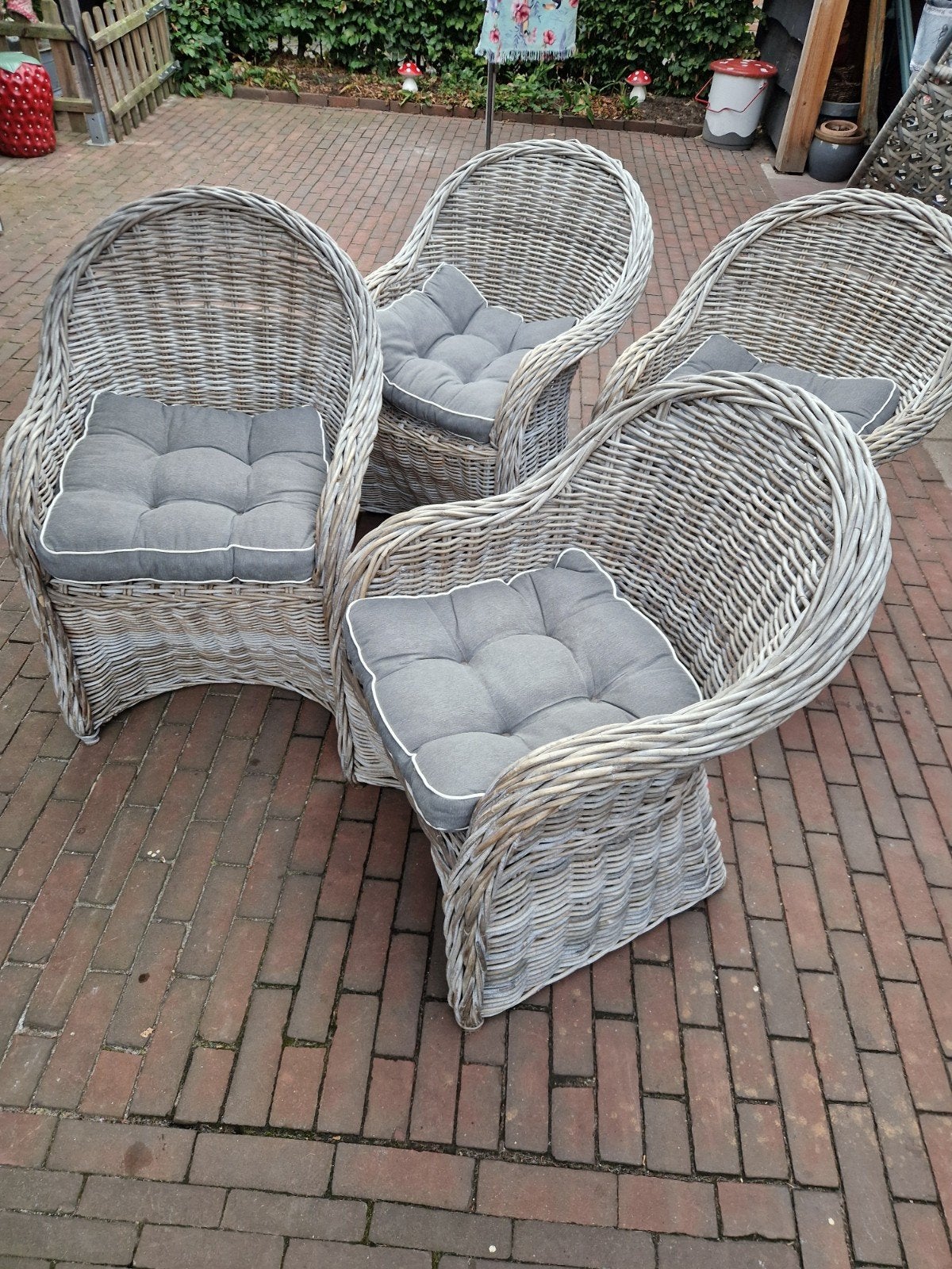 Set van 4 Rotan Tuinstoelen met Kussens, Ophalen, Gebruikt, Rotan