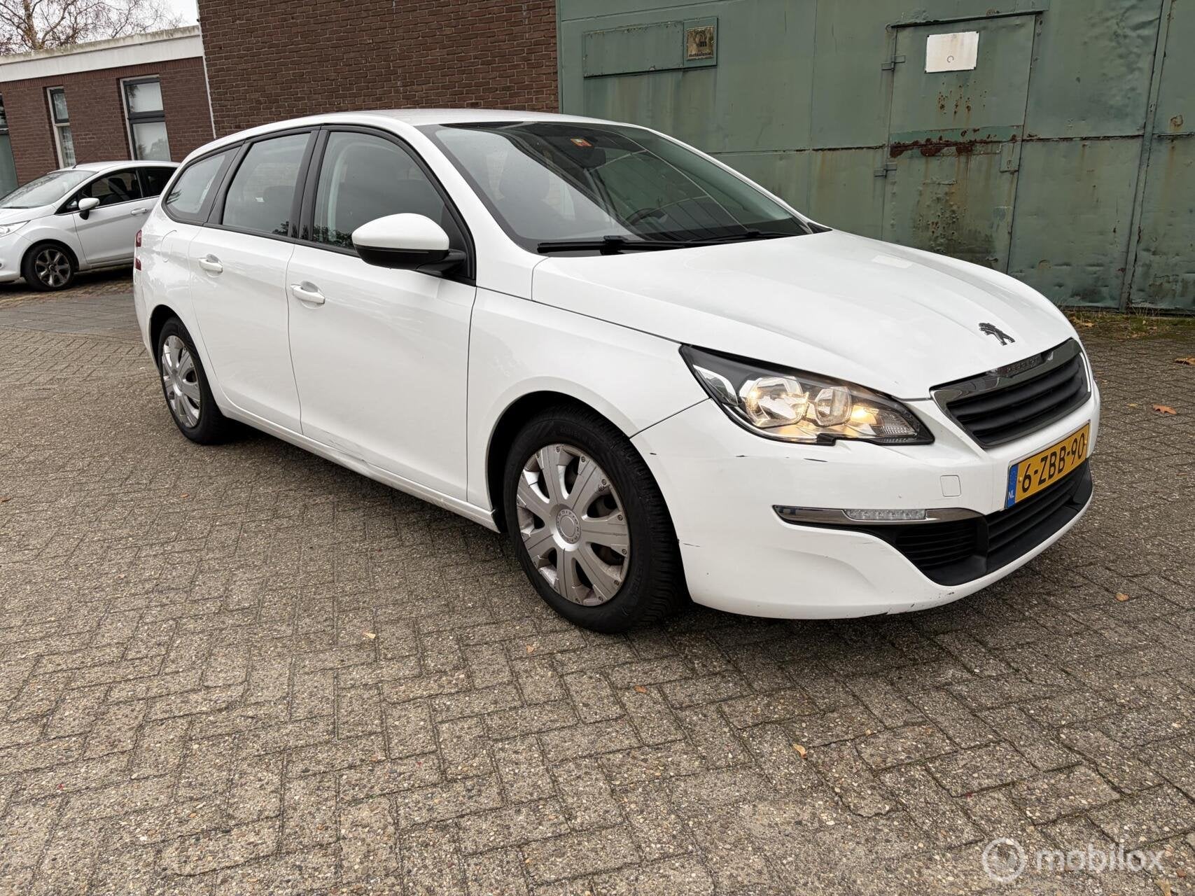 Peugeot 308 SW 1.6 BlueHDI Access, Auto's, Voorwielaandrijving, Gebruikt, 4 cilinders, Wit