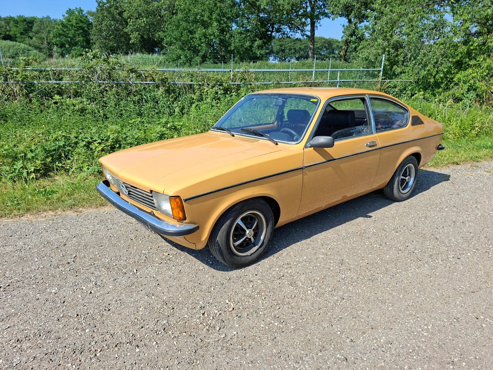 Opel Kadett c coupe 1.2 1978 Beige, Achterwielaandrijving, Zwart, 4 cilinders, Kadett