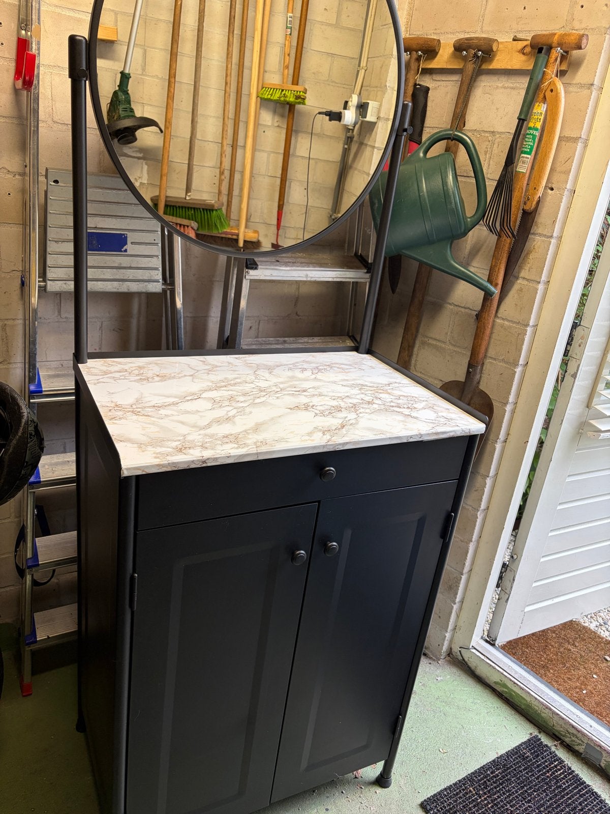 Ikea dressoir van metaal met marmerprint blad en spiegel, Ophalen, Gebruikt, 50 tot 100 cm, Metaal