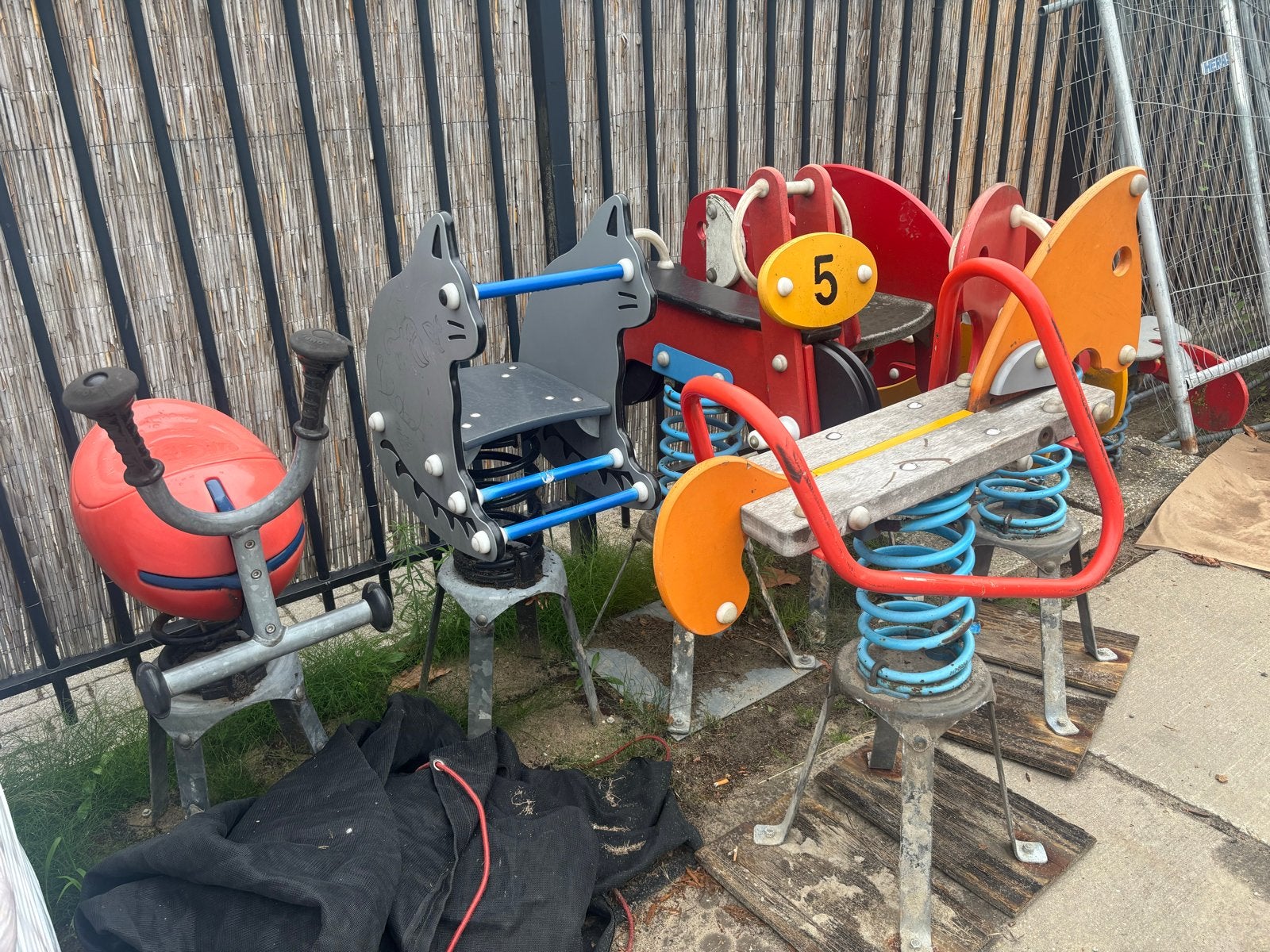 Diverse veertoestellen en wipkip voor speeltuin, Ophalen, Gebruikt, Overige typen