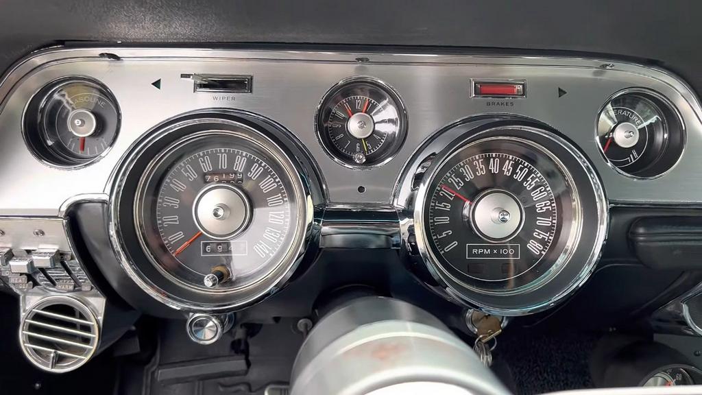 Gezocht, dashboard cluster aluminium mustang 67 68 1967 1968, Auto-onderdelen, Dashboard en Schakelaars, Ophalen of Verzenden