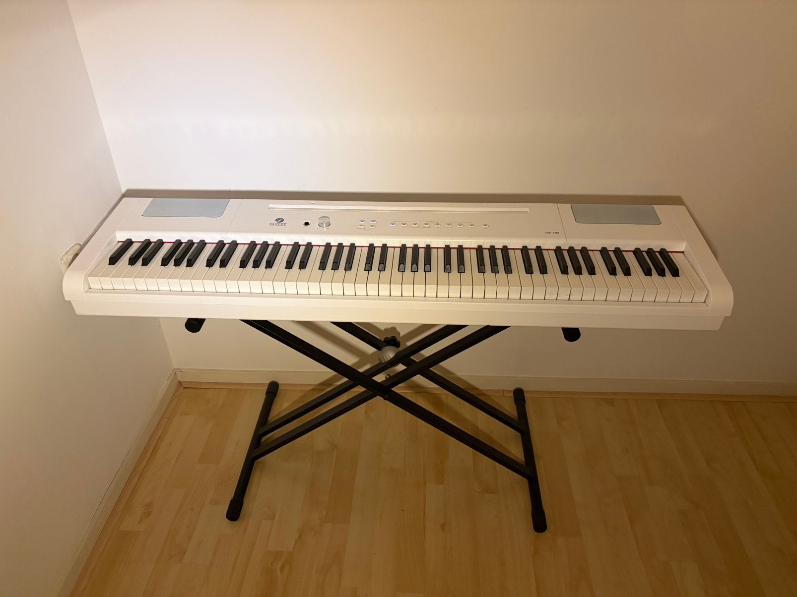 Fazley FSP 500 White digitale piano + statief + pedaal, Muziek en Instrumenten, Piano's, Ophalen, Gebruikt, Wit, Digitaal