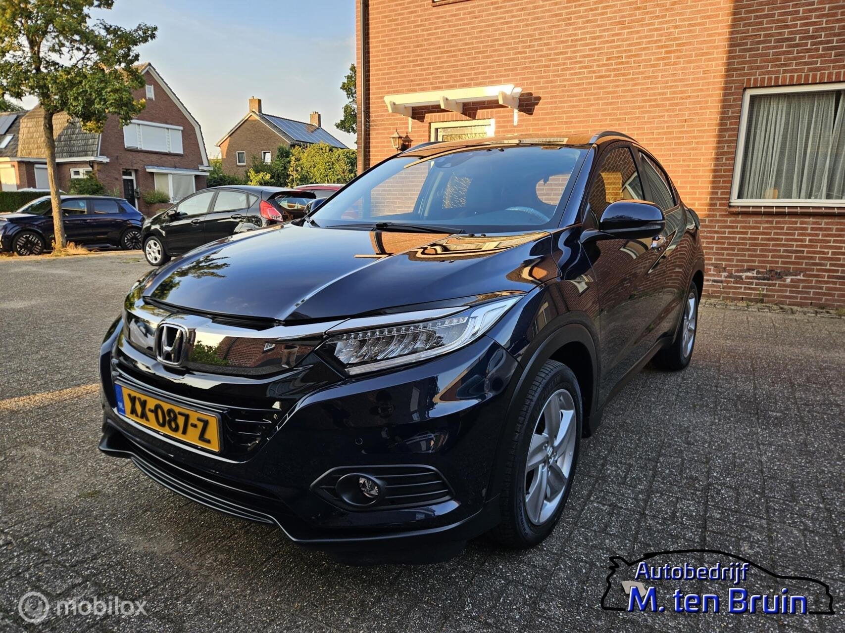 Honda HR-V 1.5 i-VTEC Executive Facelift Midnight Blue, PANO, Blauw, Bedrijf, 650 kg, 1000 kg