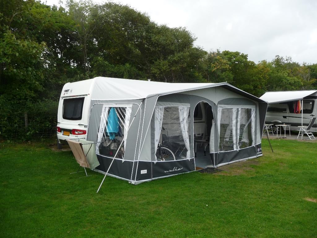 Walker voortent uit 2018 met een omloopmaat van 930, Caravans en Kamperen, Ophalen, Zo goed als nieuw, Walker Campingstyle